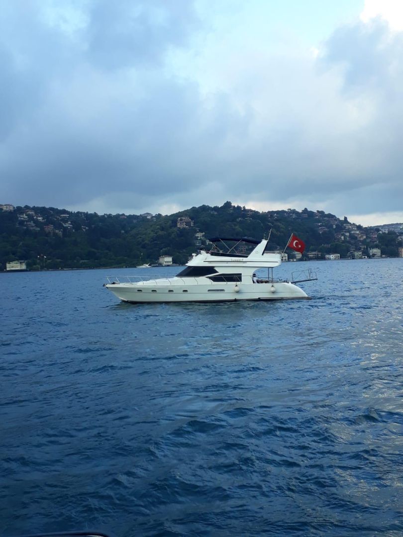 Yacht 305